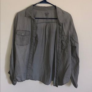 Grey adjustable sleeve shirt